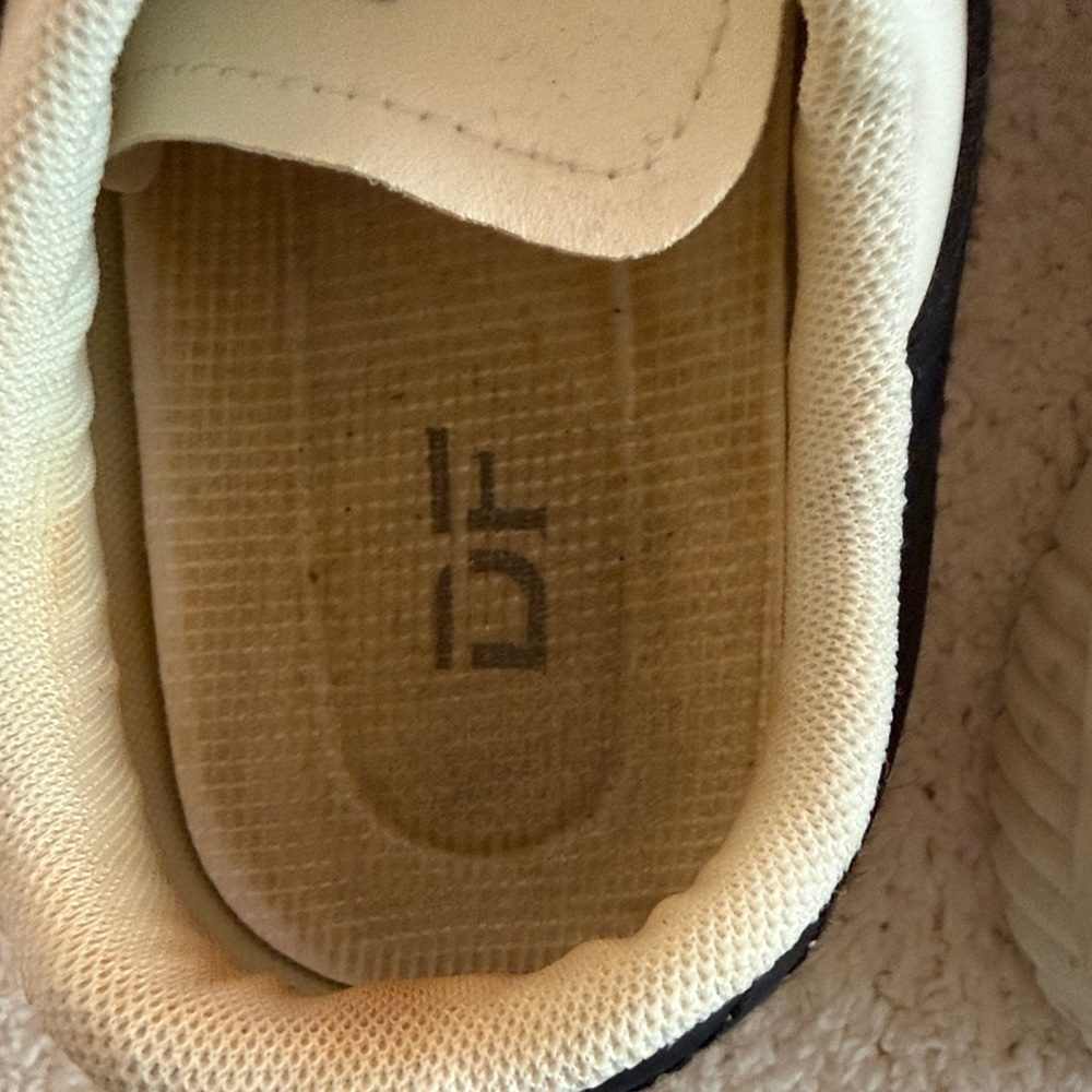 deflorance Beige and Black Casual Sneakers / size 40 - Picture 3 of 6